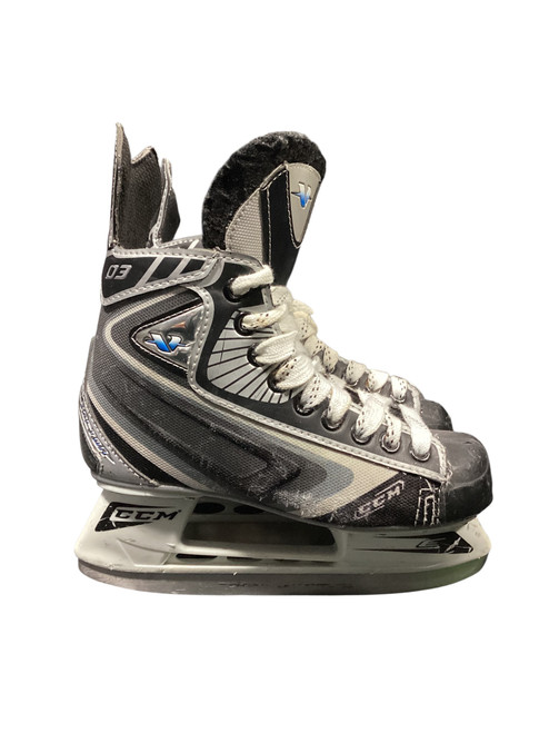 Vist Large View of Product Image Which is Used CCM VECTOR 03 Junior Hockey Skate Junior 02