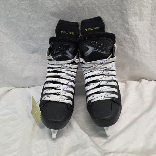 Vist Large View of Product Image Which is Used CCM TACKS XF70 Junior Hockey Skate Junior 04.5