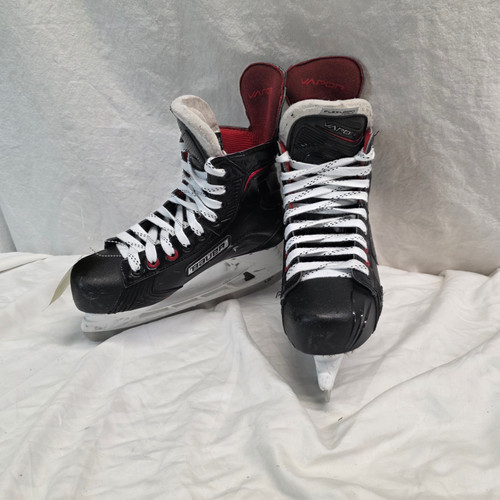 Vist Large View of Product Image Which is Used Bauer VAPOR X900 Junior Hockey Skate Junior 05.5