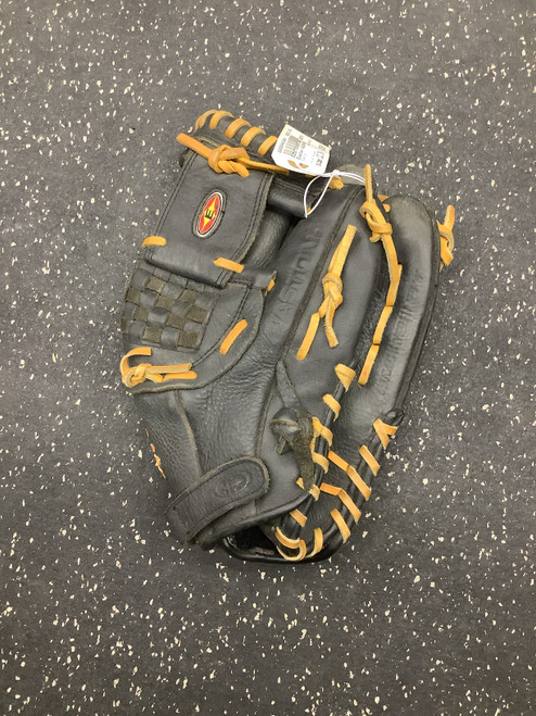 Vist Large View of Product Image Which is Used Easton BLACK MAGIC BB/SB Glove RH Throw Black 12"