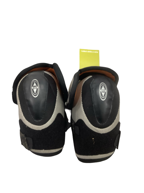 Vist Large View of Product Image Which is Used Easton SYNERGY 300 Junior Elbow Pads MD