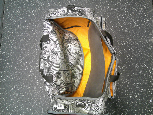 Vist Large View of Product Image Which is Used Victus DUFFLE BB/SB Player Carry Bag Grey