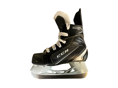Vist Large View of Product Image Which is Used CCM 9040 TACKS Youth Hockey Skate Youth 09.0