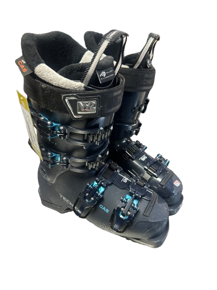 Vist Large View of Product Image Which is Used Tecnica MACH 1 LV W Womens DH Ski Boot Navy Blue 245 MP - M06.5 - W07.5