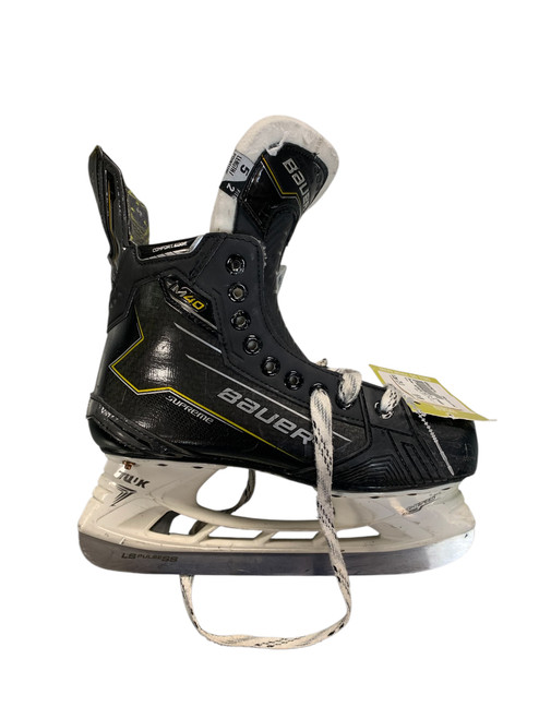Vist Large View of Product Image Which is Used Bauer SUPREME M40 SZ 5 Intermediate Hockey Skate Intermediate 5.0