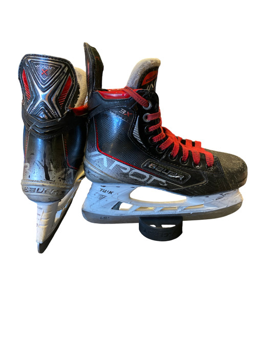 Vist Large View of Product Image Which is Used Bauer 3X Intermediate Hockey Skate Intermediate 5.0