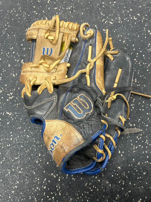 Vist Large View of Product Image Which is Used Wilson A1000 BB/SB Glove RH Throw Navy Blue 11 3/4"