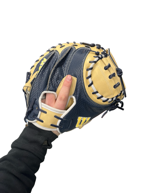 Vist Large View of Product Image Which is Used Wilson A2000 BB/SB Catchers RH Throw Navy Blue 34"