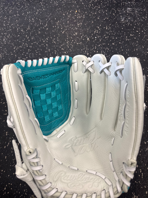 Vist Large View of Product Image Which is New Shutout 12 RHT