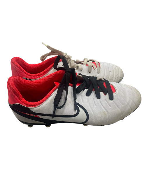 Vist Large View of Product Image Which is Used Nike Soccer Cleats Red Junior 04