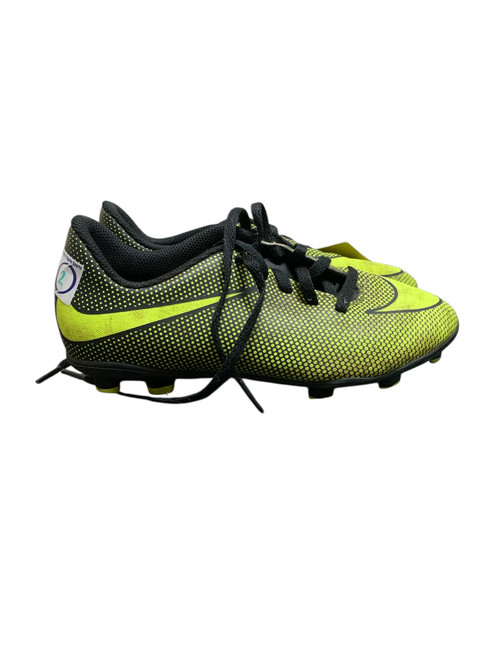 Vist Large View of Product Image Which is Used Nike Soccer Cleats Yellow Junior 02