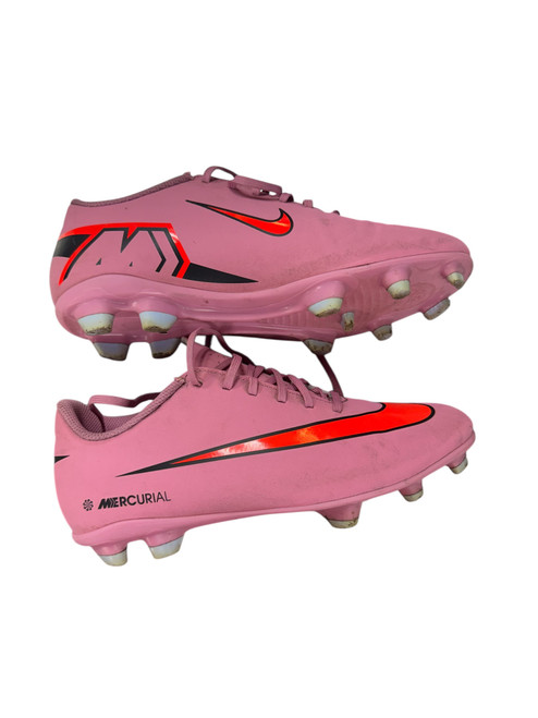 Vist Large View of Product Image Which is Used Nike Soccer Cleats Pink Junior 05.5