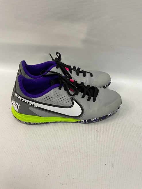 Vist Large View of Product Image Which is Used Nike Soccer Indoor Shoes Grey Senior 7