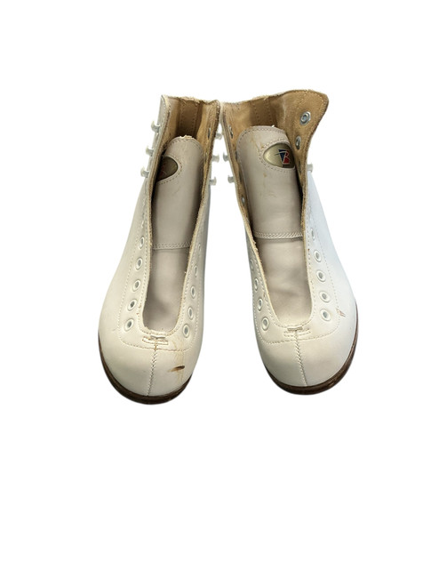 Vist Large View of Product Image Which is Used Riedell ICE SKATES Girls Softboot Skate White Junior 02