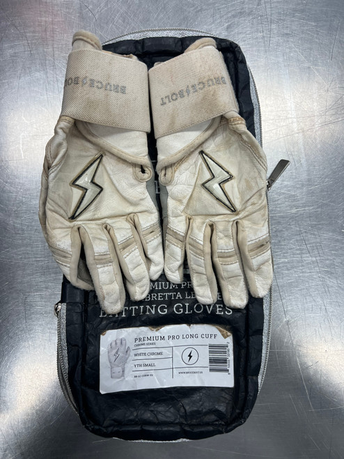 Vist Large View of Product Image Which is Used Bruce Bolt Batting Gloves