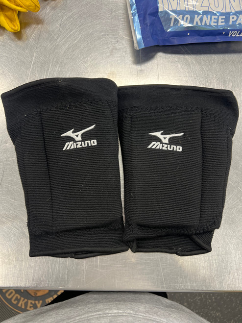 Vist Large View of Product Image Which is Used Mizuno T10 VB Knee Pads Black