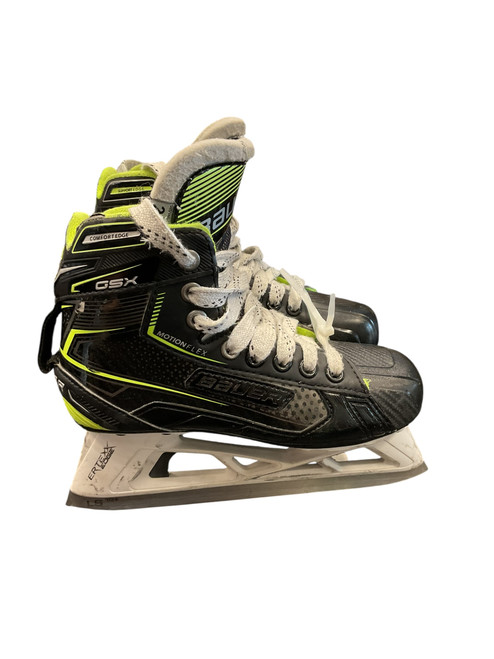 Vist Large View of Product Image Which is Used Bauer GSX SZ 2.5 EE Junior Goalie Skate Junior 02.5