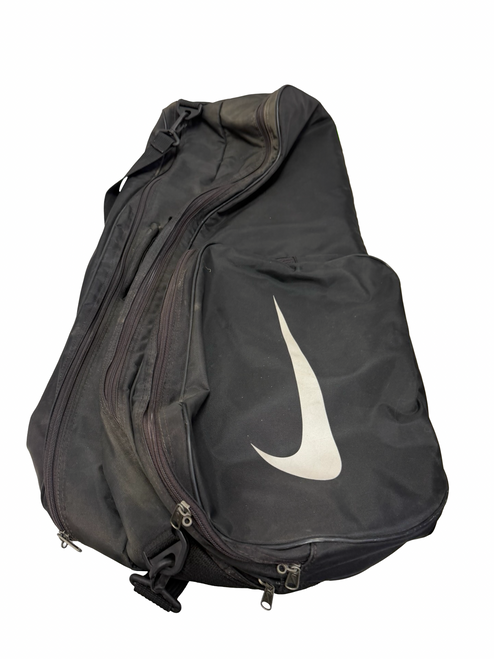 Vist Large View of Product Image Which is Used Nike Tennis Racquet Bag