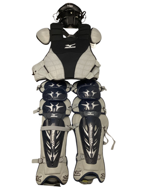 Vist Large View of Product Image Which is New CATCHERS SET COMPLETE