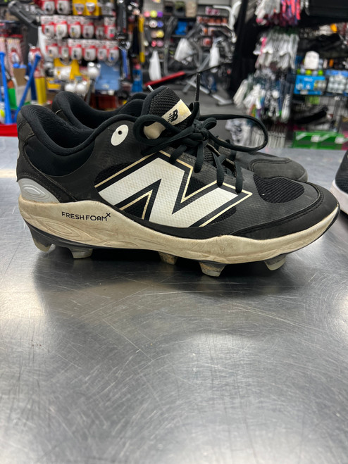Vist Large View of Product Image Which is Used New Balance 3000V2 BB/SB Cleats Black Senior 9.5
