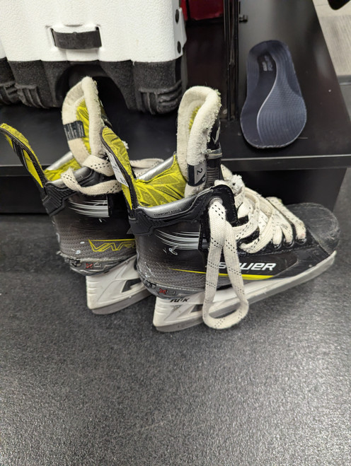 Vist Large View of Product Image Which is Used Bauer VAPOR X4 SKATES Junior Hockey Skate Junior 01