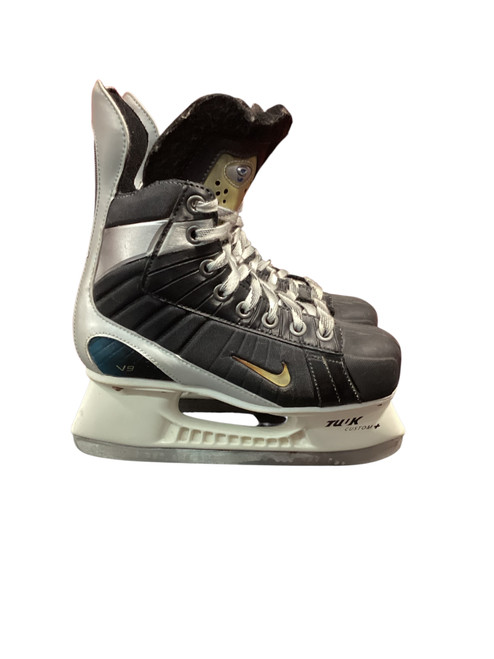 Vist Large View of Product Image Which is Used Nike V9 Junior Hockey Skate Junior 02.5
