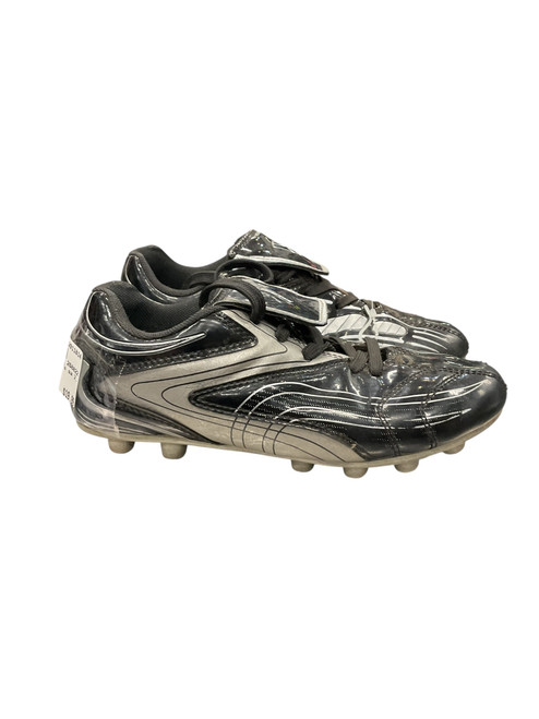 Vist Large View of Product Image Which is Used Vizari Soccer Cleats Black And Silver Junior 02.5