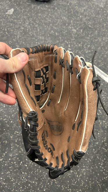 Vist Large View of Product Image Which is Used Wilson A350 BB/SB Glove RH Throw Brown 12"