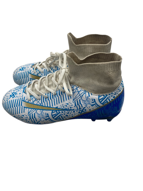 Vist Large View of Product Image Which is Used Soccer Cleats White Junior 04