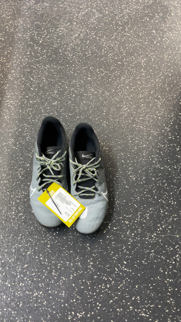 Vist Large View of Product Image Which is Used Nike DIAMOND BB/SB Cleats Grey Youth 08.5