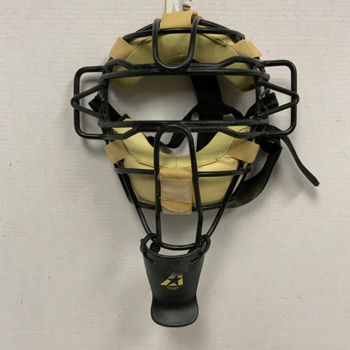Vist Large View of Product Image Which is Used Pro 9 TG3Y Umpire Mask