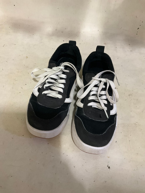 Vist Large View of Product Image Which is Used Vans Running/X-Train Shoes Y Junior 05