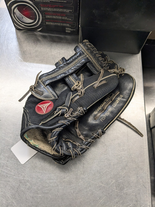 Vist Large View of Product Image Which is Used Regent GLOVE BB/SB Glove RH Throw Black 12"