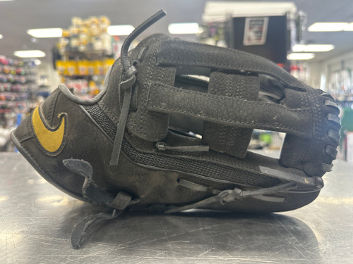 Vist Large View of Product Image Which is Used Nike FORCE EDGE BB/SB Glove RH Throw Black 12 1/2"