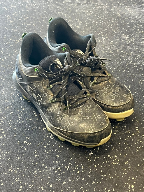 Vist Large View of Product Image Which is Used Under Armour BH SHOW BB/SB Cleats Black Junior 04