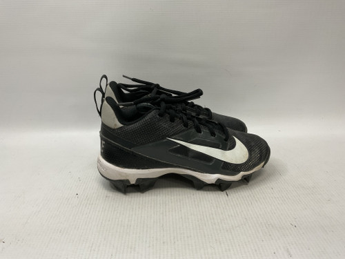 Vist Large View of Product Image Which is Used Nike Jr FB Cleats Black And White Junior 02