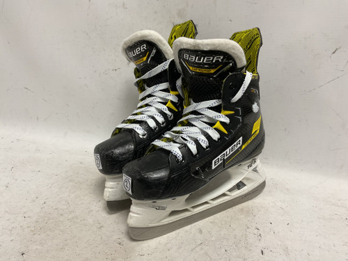 Vist Large View of Product Image Which is Used Bauer SUPREME M4 Junior Hockey Skate Junior 02