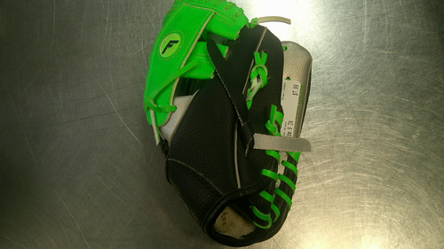 Vist Large View of Product Image Which is Used Franklin 24850 BB/SB Glove RH Throw Black 9"