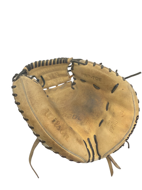 Vist Large View of Product Image Which is Used Wilson A2000 BB/SB Catchers RH Throw Grey 33"