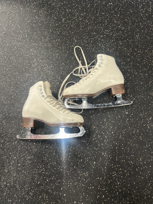 Vist Large View of Product Image Which is Used Riedell 117 Girls Figure Skate White Junior 04