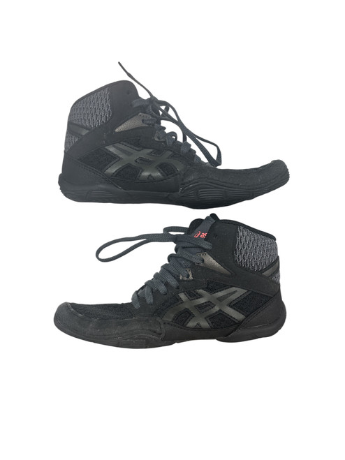 Vist Large View of Product Image Which is Used Asics Wrestling Shoes Black Youth 13.0