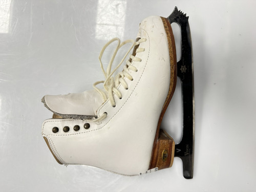 Vist Large View of Product Image Which is Used Riedell 375 WomensFigure Skate White Senior 5