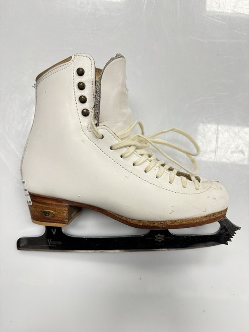 Vist Large View of Product Image Which is Used Riedell 375 WomensFigure Skate White Senior 5