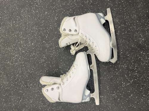 Vist Large View of Product Image Which is Used Jackson SOFT SKATE Girls Figure Skate White Junior 01