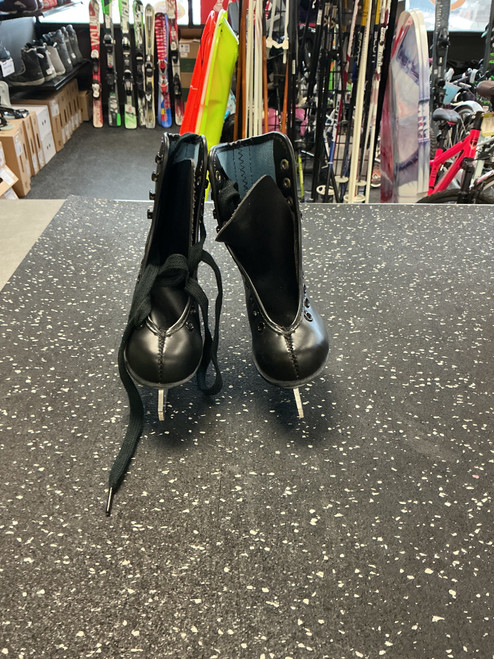 Vist Large View of Product Image Which is Used BOYS BLACK FIGURE SKATES Boys Figure Skate Black Youth 08.0