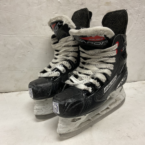 Vist Large View of Product Image Which is Used Bauer VAPOR X3.5 Junior Hockey Skate Junior 01.5