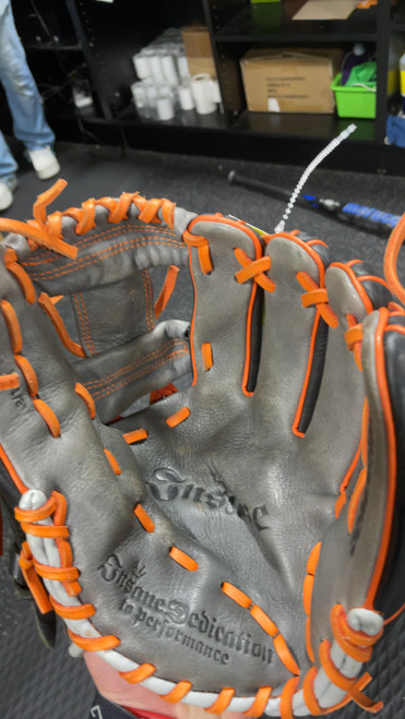 Vist Large View of Product Image Which is Used Demarini INSANE BB/SB Glove RH Throw Black 11 1/2"