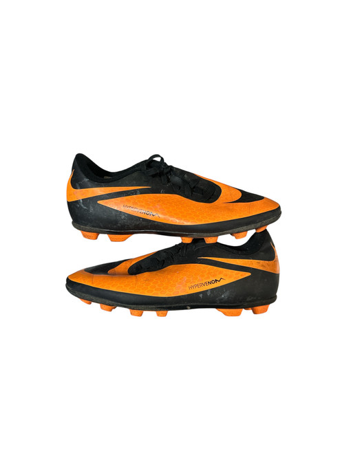 Vist Large View of Product Image Which is Used Nike Soccer Cleats Orange Junior 01