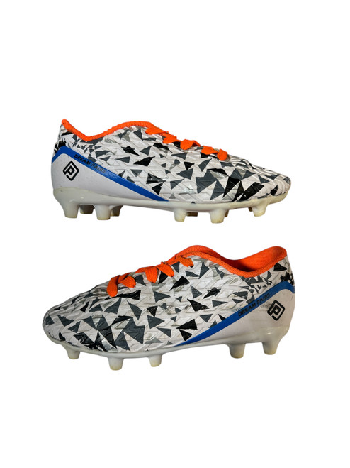 Vist Large View of Product Image Which is Used Dream Pairs Soccer Cleats White And Black Youth 12.0