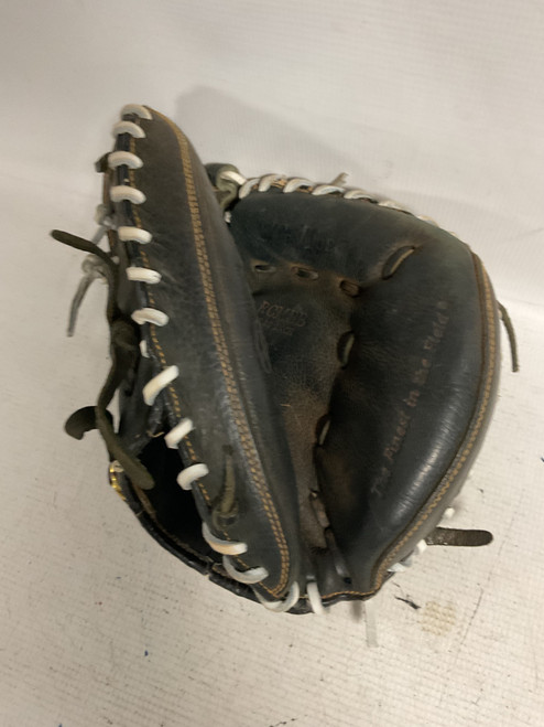 Vist Large View of Product Image Which is Used Rawlings RENEGADE LITE TOE BB/SB Catchers RH Throw Black 32 1/2"